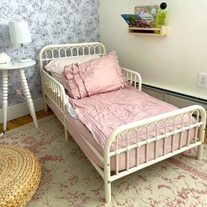 Pink toddler beddy’s (bed ease)